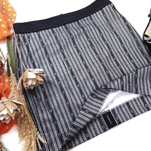 Etcetera Black Lace Hidden Zipper Pocket Sz 4